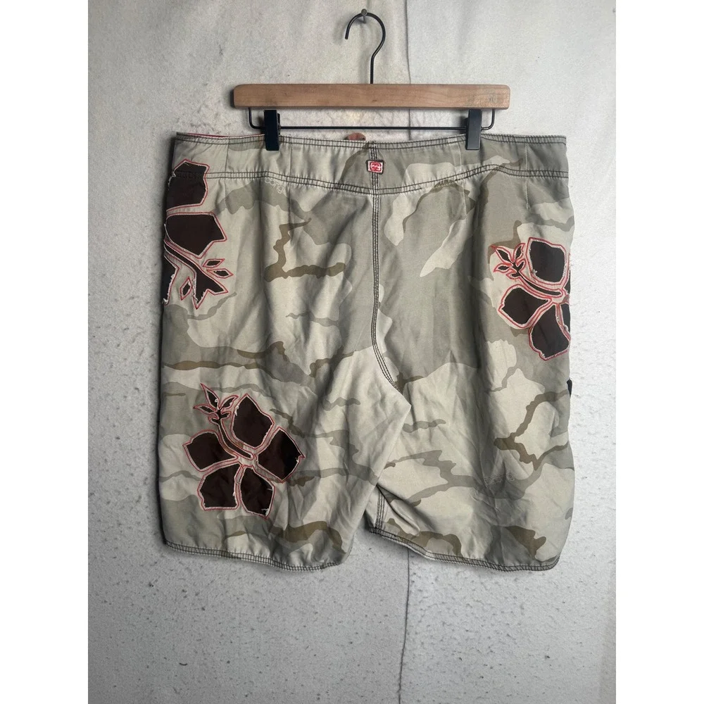 Billabong Mens Board Shorts Size 42 Camo Floral Cargo Swim Trunks M124UHAP